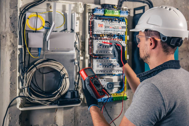 Best Local Electrician Companies  in Universal City, TX