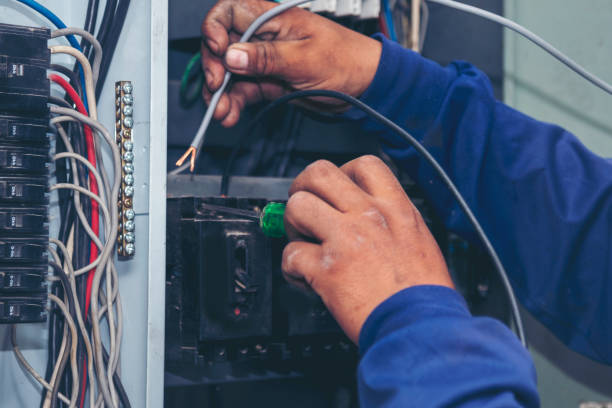 Best Affordable Electrician  in Universal City, TX