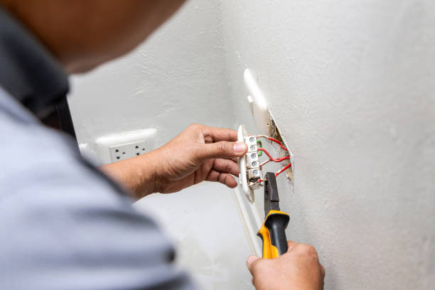 Best Circuit Breaker Repair  in Universal City, TX